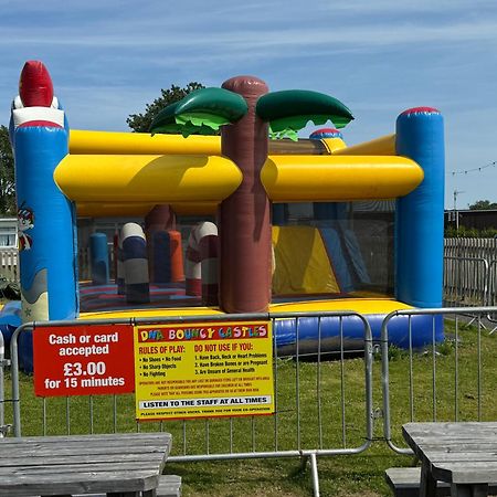 103 Sunbeach South Facing 2 Bed Chalet M And T Chalets Great Yarmouth Exteriér fotografie