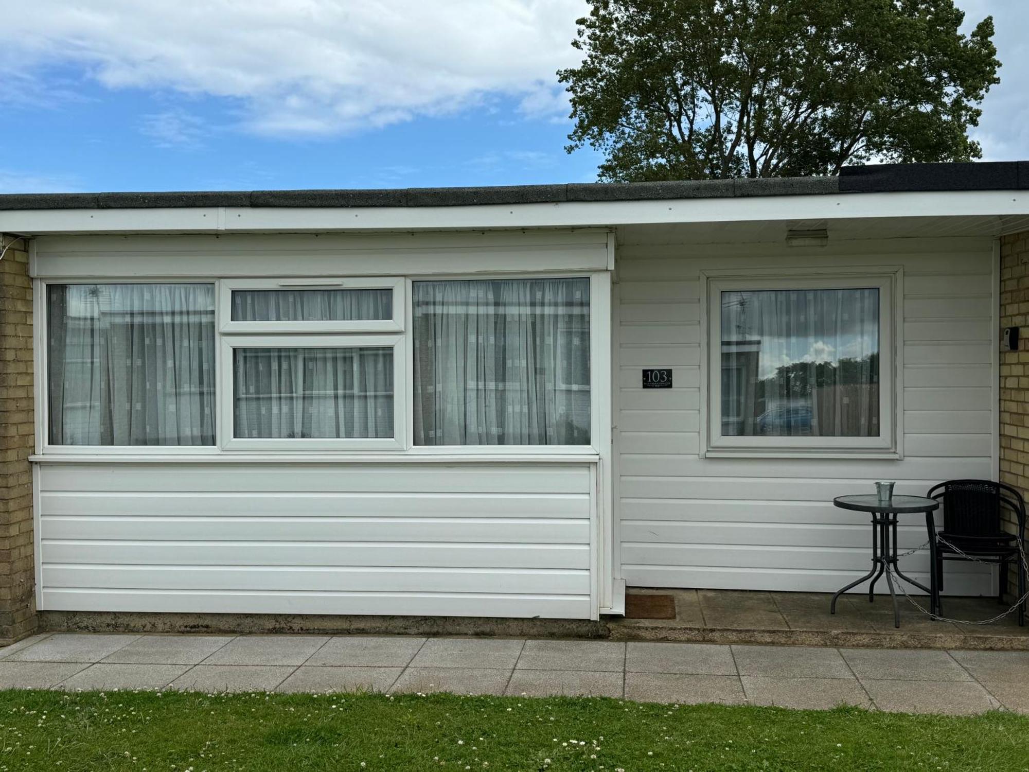 103 Sunbeach South Facing 2 Bed Chalet M And T Chalets Great Yarmouth Exteriér fotografie