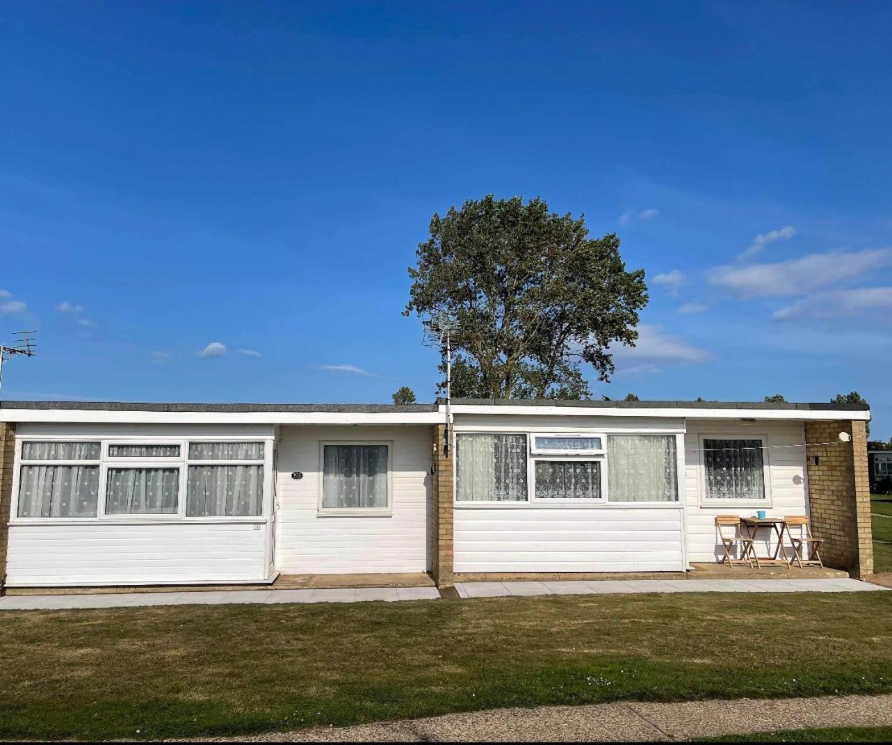 103 Sunbeach South Facing 2 Bed Chalet M And T Chalets Great Yarmouth Exteriér fotografie